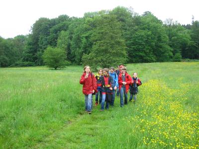 Das sind Kinder in der Natur.